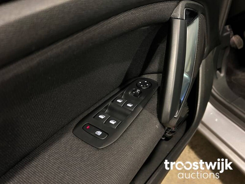 Peugeot 308 BlueHDi Premium 131pk 2020, J-737-HB