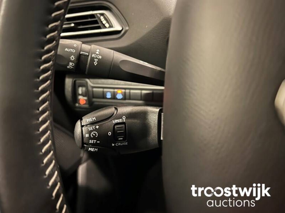 Peugeot 308 BlueHDi Premium 131pk 2020, J-737-HB