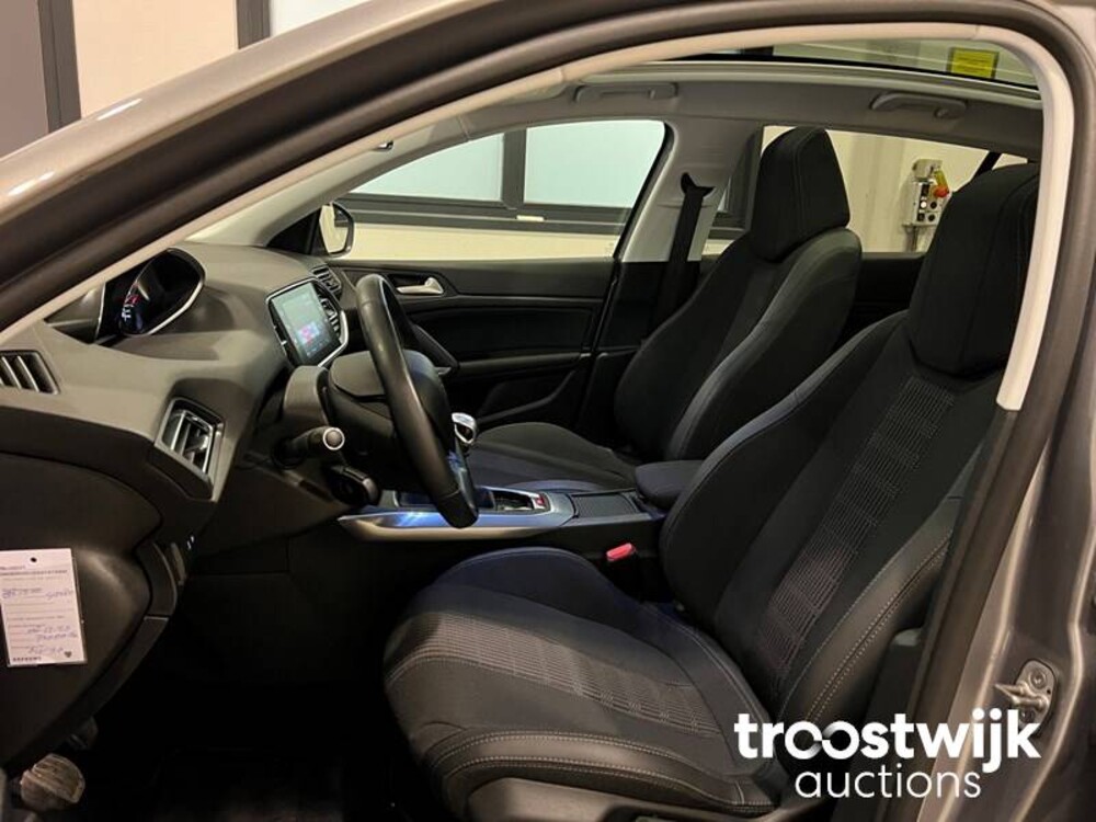 Peugeot 308 BlueHDi Premium 131pk 2020, J-737-HB