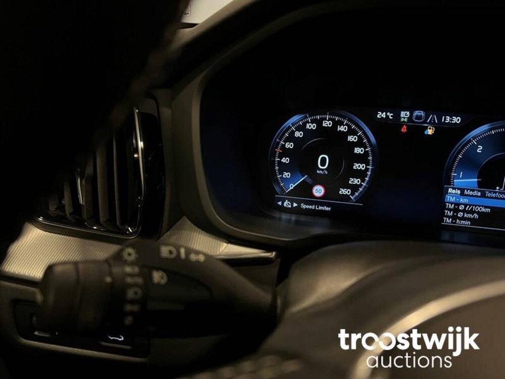 Volvo XC60 D4 AWD R-Design 190pk 2018 -Orig. NL-, SP-718-L