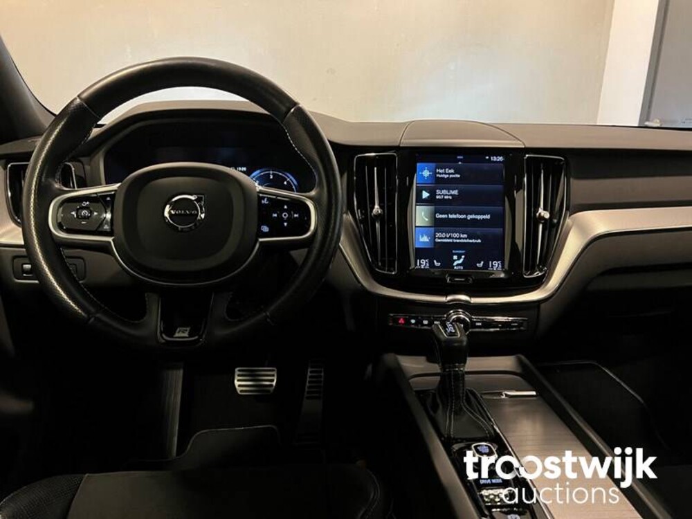 Volvo XC60 D4 AWD R-Design 190pk 2018 -Orig. NL-, SP-718-L