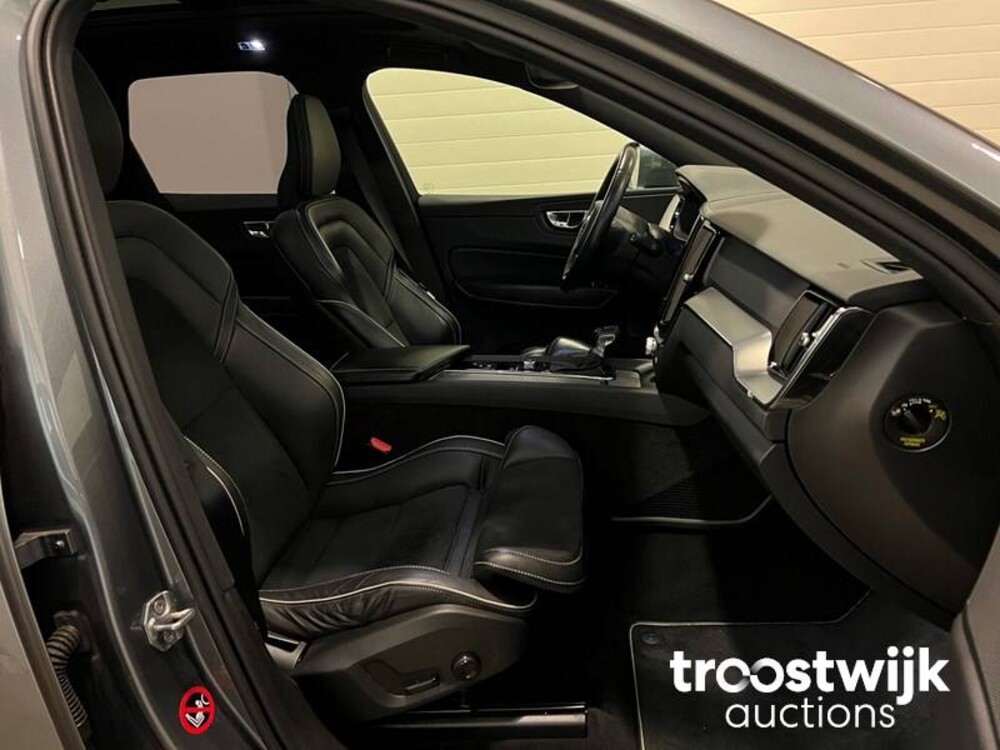 Volvo XC60 D4 AWD R-Design 190pk 2018 -Orig. NL-, SP-718-L