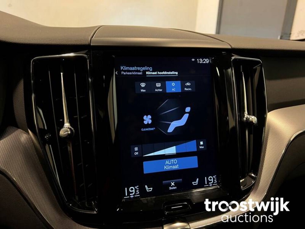 Volvo XC60 D4 AWD R-Design 190pk 2018 -Orig. NL-, SP-718-L