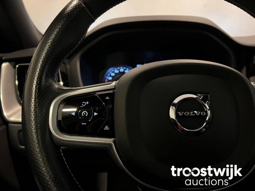 Volvo XC60 D4 AWD R-Design 190pk 2018 -Orig. NL-, SP-718-L