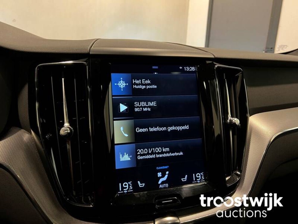 Volvo XC60 D4 AWD R-Design 190pk 2018 -Orig. NL-, SP-718-L