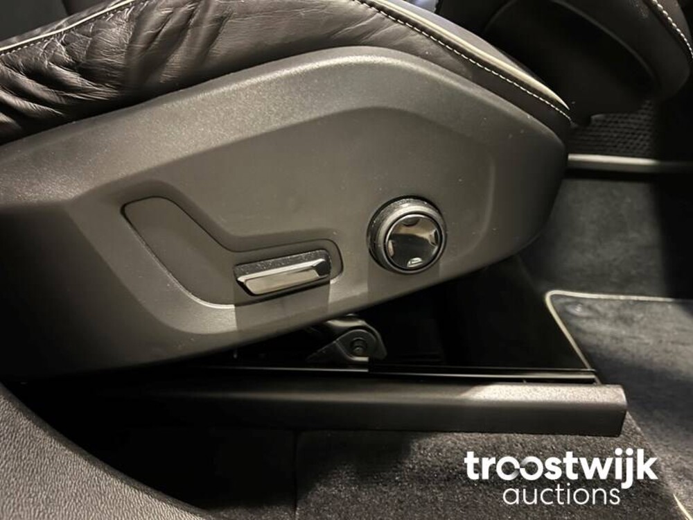 Volvo XC60 D4 AWD R-Design 190pk 2018 -Orig. NL-, SP-718-L