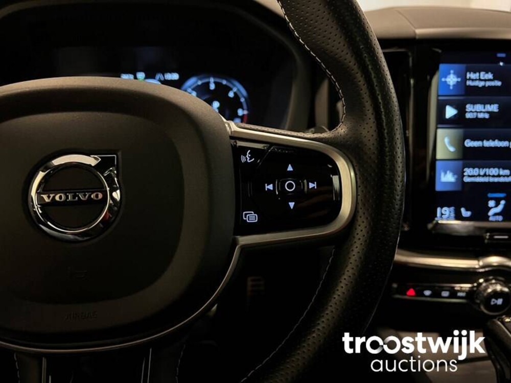 Volvo XC60 D4 AWD R-Design 190pk 2018 -Orig. NL-, SP-718-L