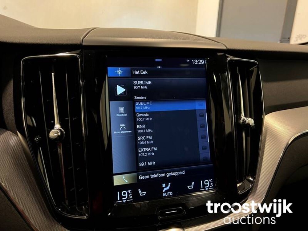 Volvo XC60 D4 AWD R-Design 190pk 2018 -Orig. NL-, SP-718-L