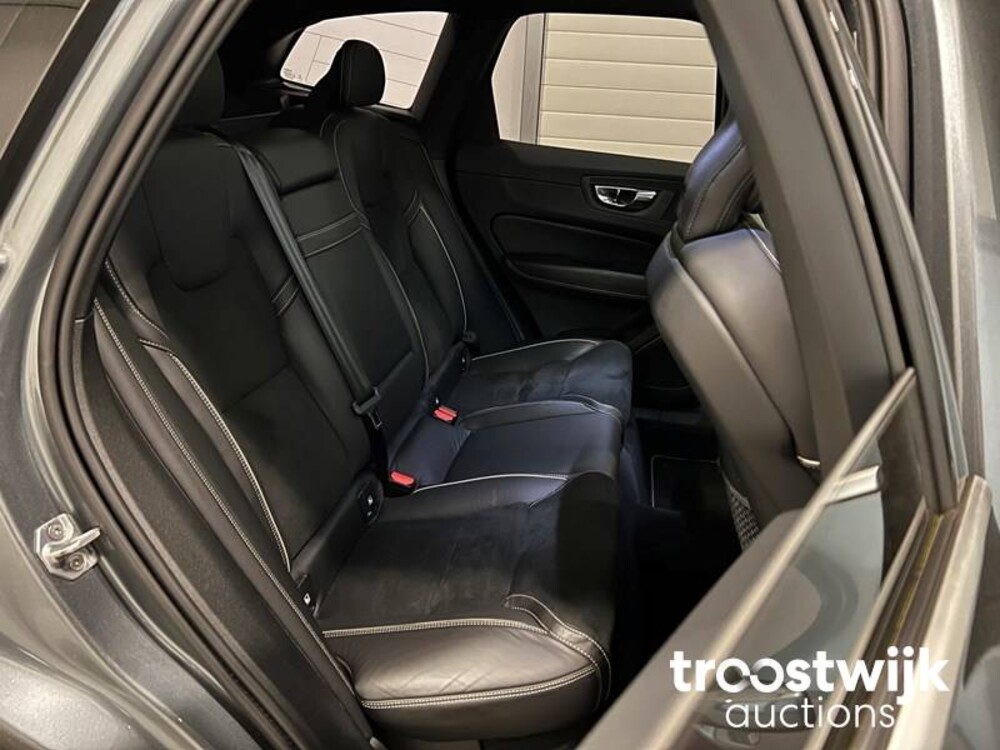 Volvo XC60 D4 AWD R-Design 190pk 2018 -Orig. NL-, SP-718-L