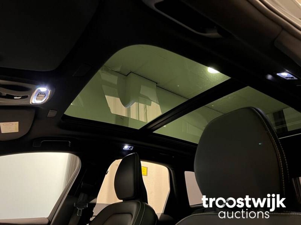 Volvo XC60 D4 AWD R-Design 190pk 2018 -Orig. NL-, SP-718-L
