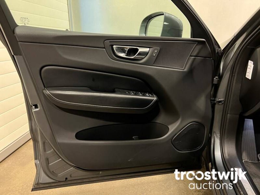 Volvo XC60 D4 AWD R-Design 190pk 2018 -Orig. NL-, SP-718-L