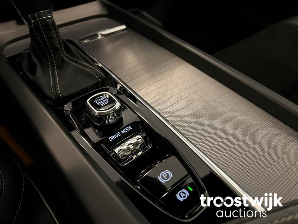 Volvo XC60 D4 AWD R-Design 190pk 2018 -Orig. NL-, SP-718-L