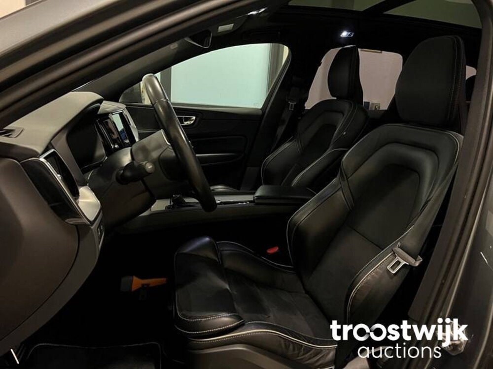 Volvo XC60 D4 AWD R-Design 190pk 2018 -Orig. NL-, SP-718-L