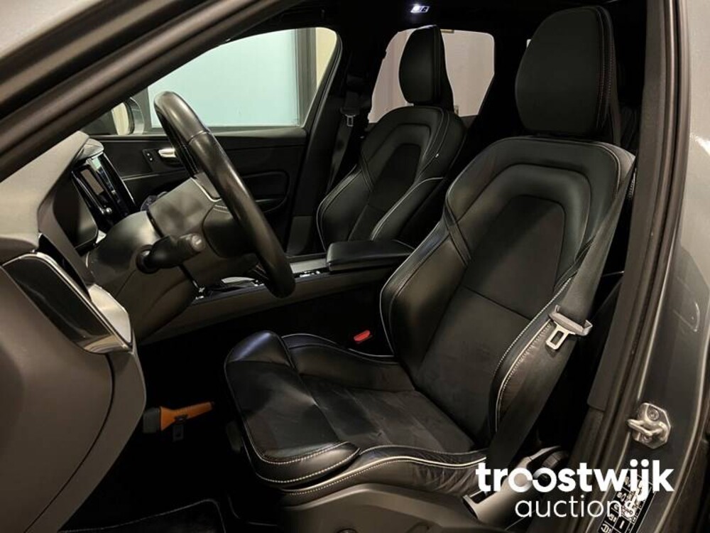 Volvo XC60 D4 AWD R-Design 190pk 2018 -Orig. NL-, SP-718-L
