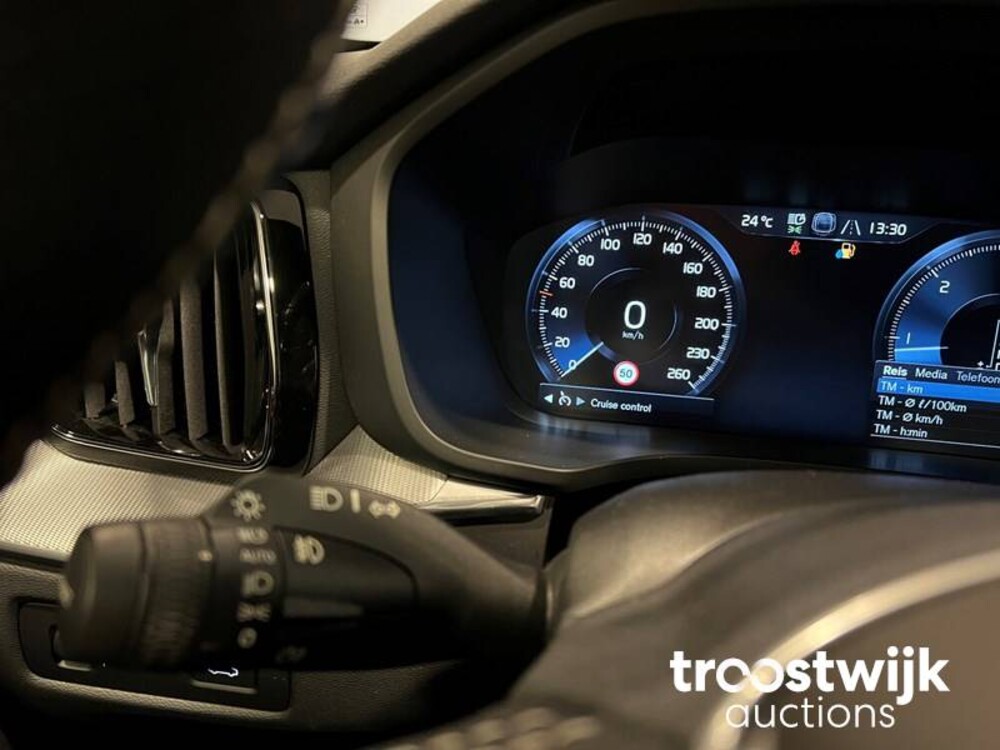 Volvo XC60 D4 AWD R-Design 190pk 2018 -Orig. NL-, SP-718-L