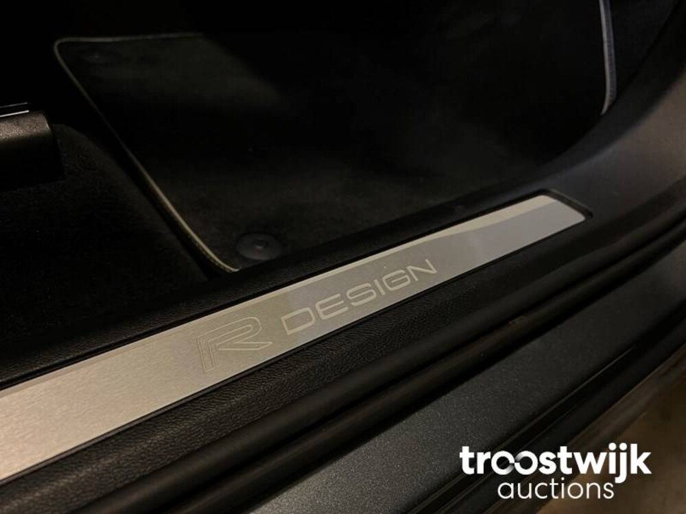 Volvo XC60 D4 AWD R-Design 190pk 2018 -Orig. NL-, SP-718-L