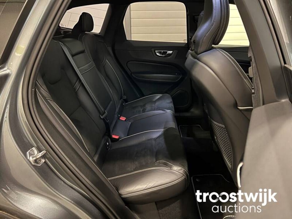 Volvo XC60 D4 AWD R-Design 190pk 2018 -Orig. NL-, SP-718-L