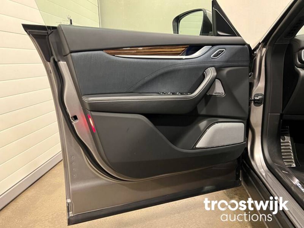Maserati Levante S 3.0 V6 GranLusso SQ4 FACELIFT -Orig. NL- 430pk 2019, XL-035-N