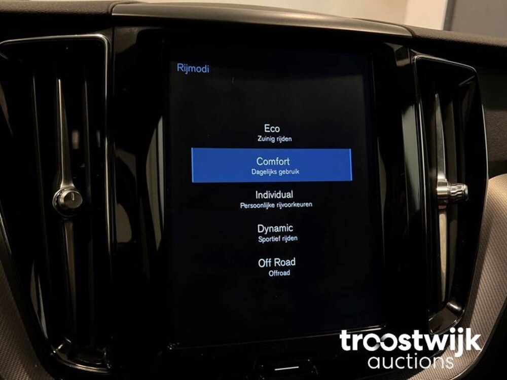 Volvo XC60 D4 R-Design Inscription 2.0  190pk 2018, ZH-869-J