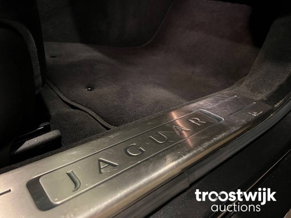 Jaguar XJ Premium Luxury 2.0 241pk 2013 -Orig. NL-, 7-KBN-78