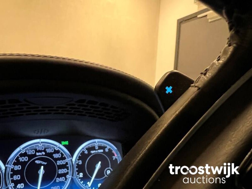 Jaguar XJ Premium Luxury 2.0 241pk 2013 -Orig. NL-, 7-KBN-78