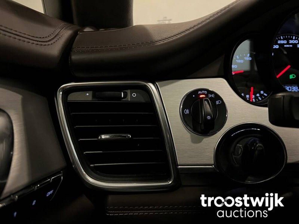 Porsche Panamera Turbo 4.8 SportChrono 500pk 2010 -Orig. NL-, 72-KXN-4