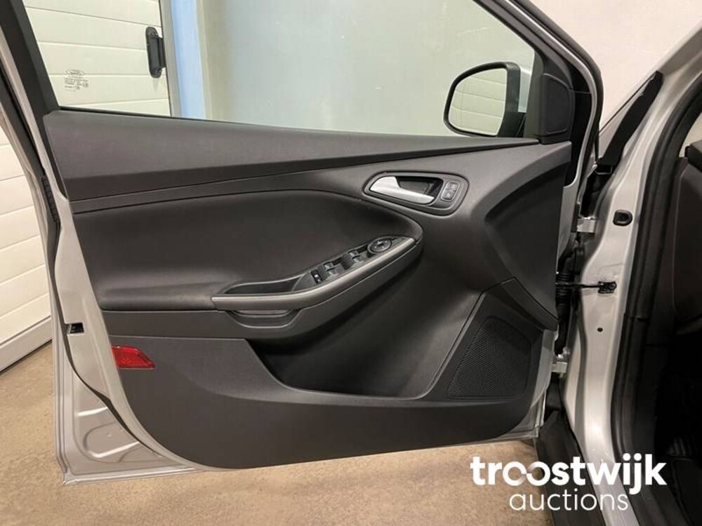 Ford Focus Wagon Ecoboost Lease Edition 125pk 2017 -Orig. NL-, PX-666-G