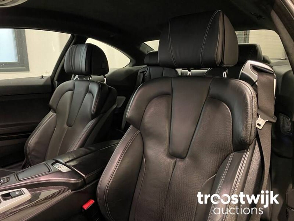 BMW M6 Coupe 4.4 V8 Competition Pakket 560pk 6-serie 2013