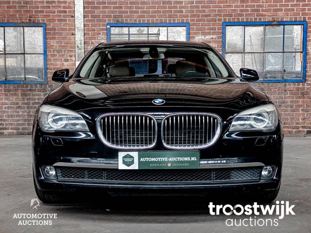 BMW 750 IL Active Hybrid 7er 465PS 2012