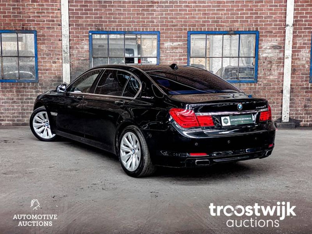 BMW 750 IL Active Hybrid 7er 465PS 2012