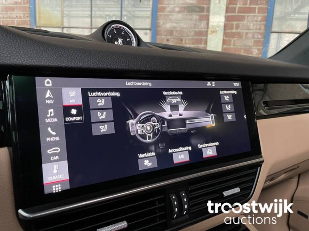 Porsche Cayenne 3.0 V6 340PS 2018 NEU-MODELL -Mehr über NL-, ST-296-D