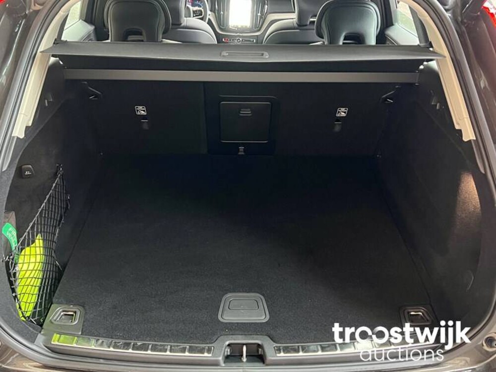 Volvo XC60 2.0 B4 Inscription 197PS 2022, R-656-JB -Herstellergarantie-