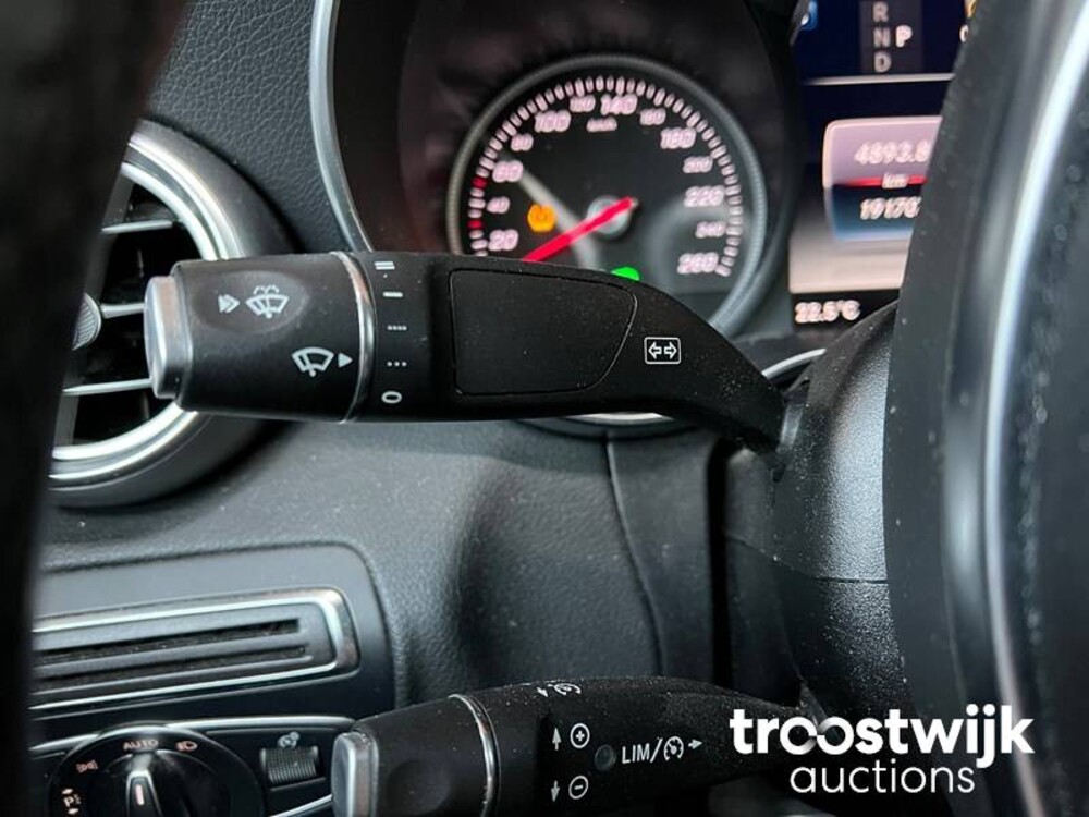 Mercedes-Benz C180 Coupe AMG Premium Plus 156PS 2017, G-955-VT