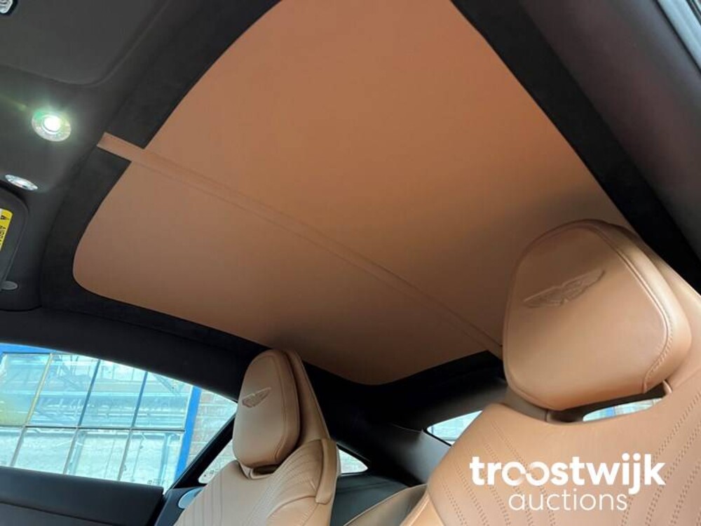 Aston Martin DB11 5.2 V12 Twin Turbo 609PS 2017