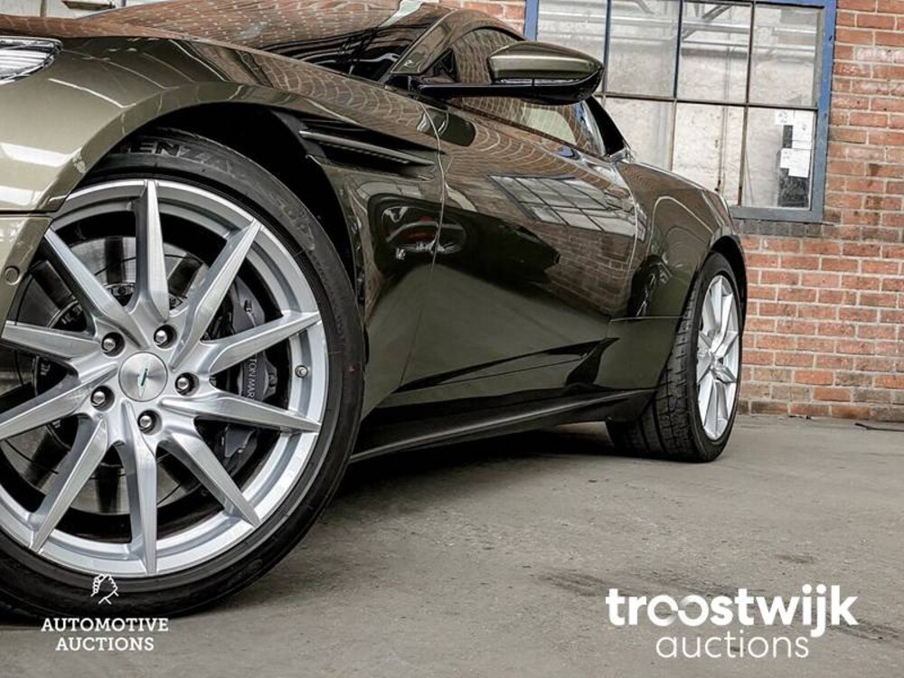 Aston Martin DB11 5.2 V12 Twin Turbo 609PS 2017