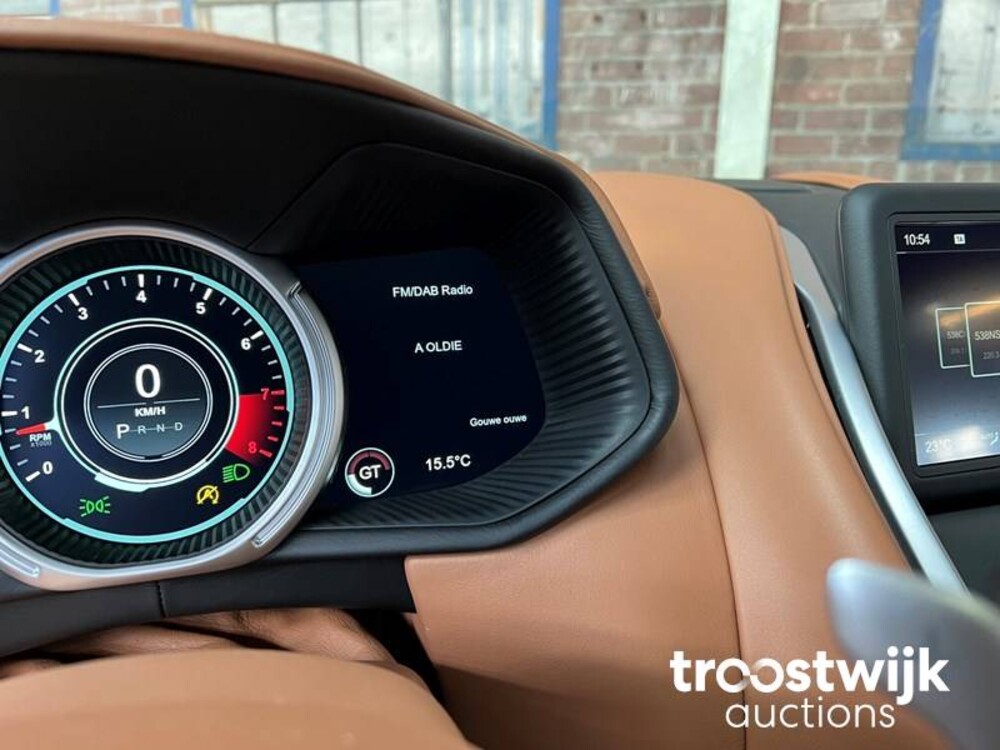 Aston Martin DB11 5.2 V12 Twin Turbo 609PS 2017