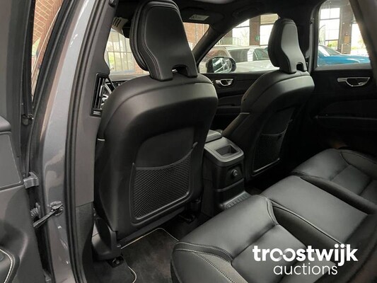 Volvo XC60 T8 R-Design Aufladen 389PS 2021 -Herstellergarantie-