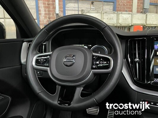 Volvo XC60 T8 R-Design Aufladen 389PS 2021 -Herstellergarantie-