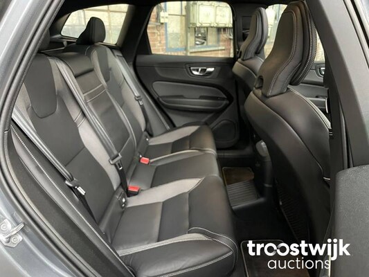 Volvo XC60 T8 R-Design Aufladen 389PS 2021 -Herstellergarantie-