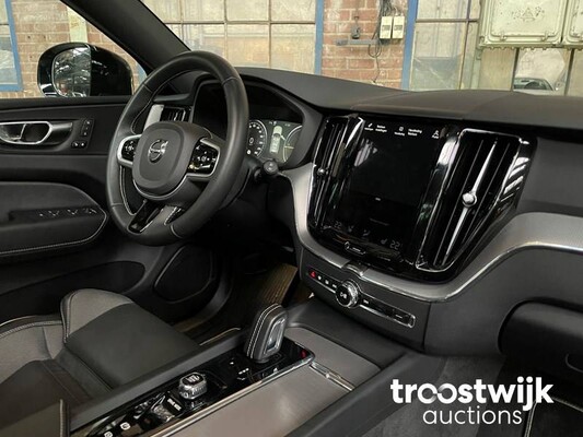 Volvo XC60 T8 R-Design Aufladen 389PS 2021 -Herstellergarantie-