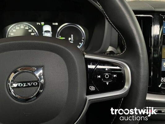 Volvo XC60 T8 R-Design Aufladen 389PS 2021 -Herstellergarantie-