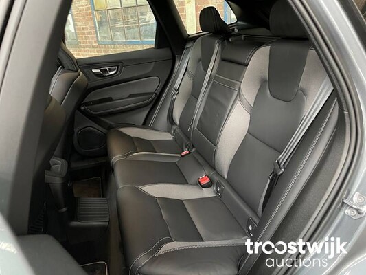 Volvo XC60 T8 R-Design Aufladen 389PS 2021 -Herstellergarantie-