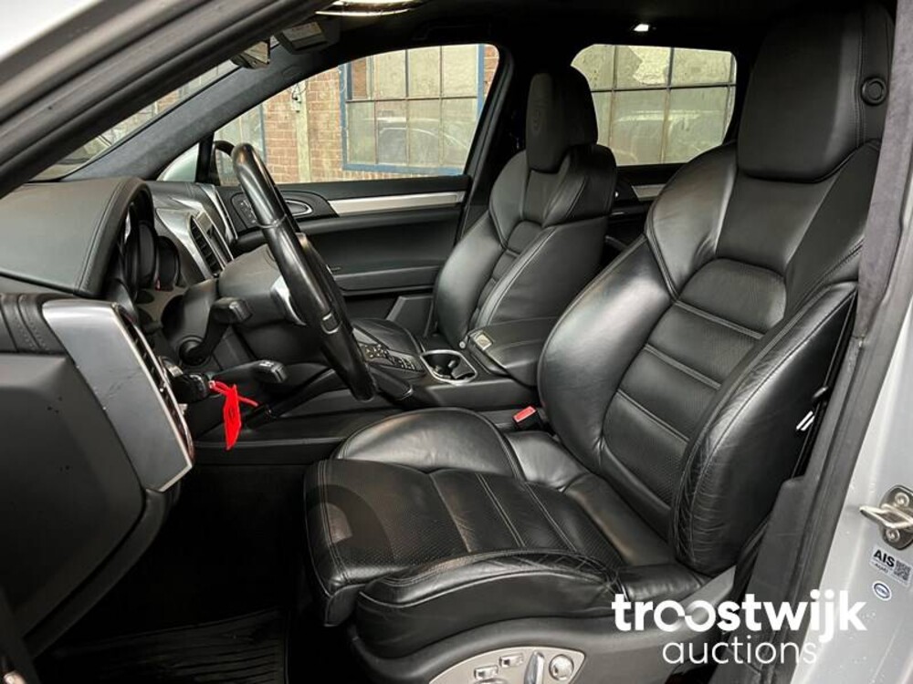 Porsche Cayenne Turbo 4.8 V8 500PS 2010