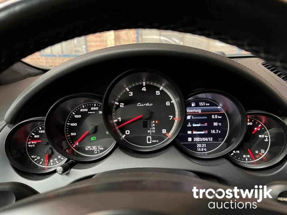 Porsche Cayenne Turbo 4.8 V8 500PS 2010