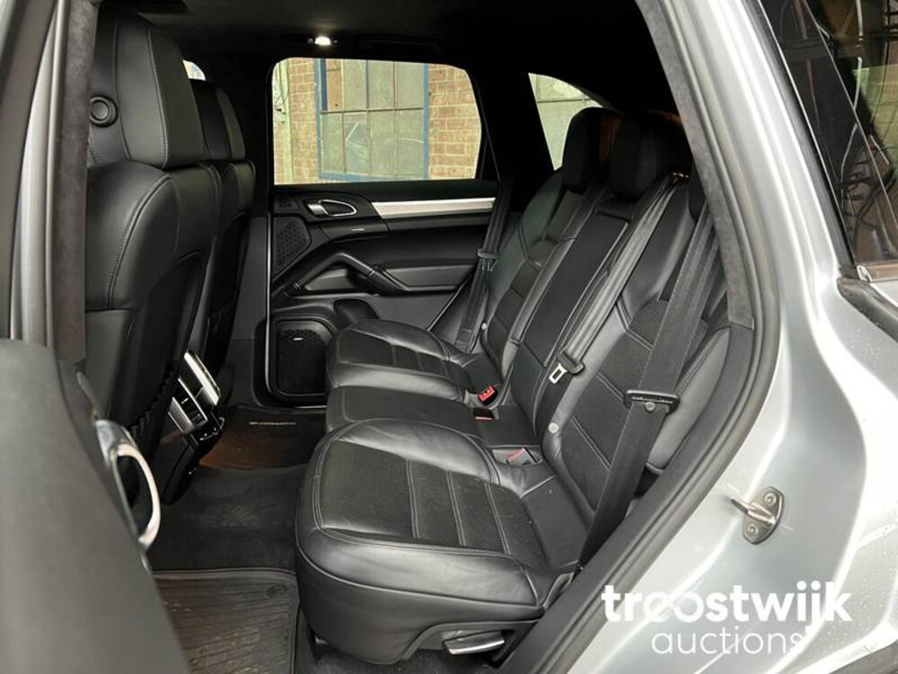 Porsche Cayenne Turbo 4.8 V8 500PS 2010