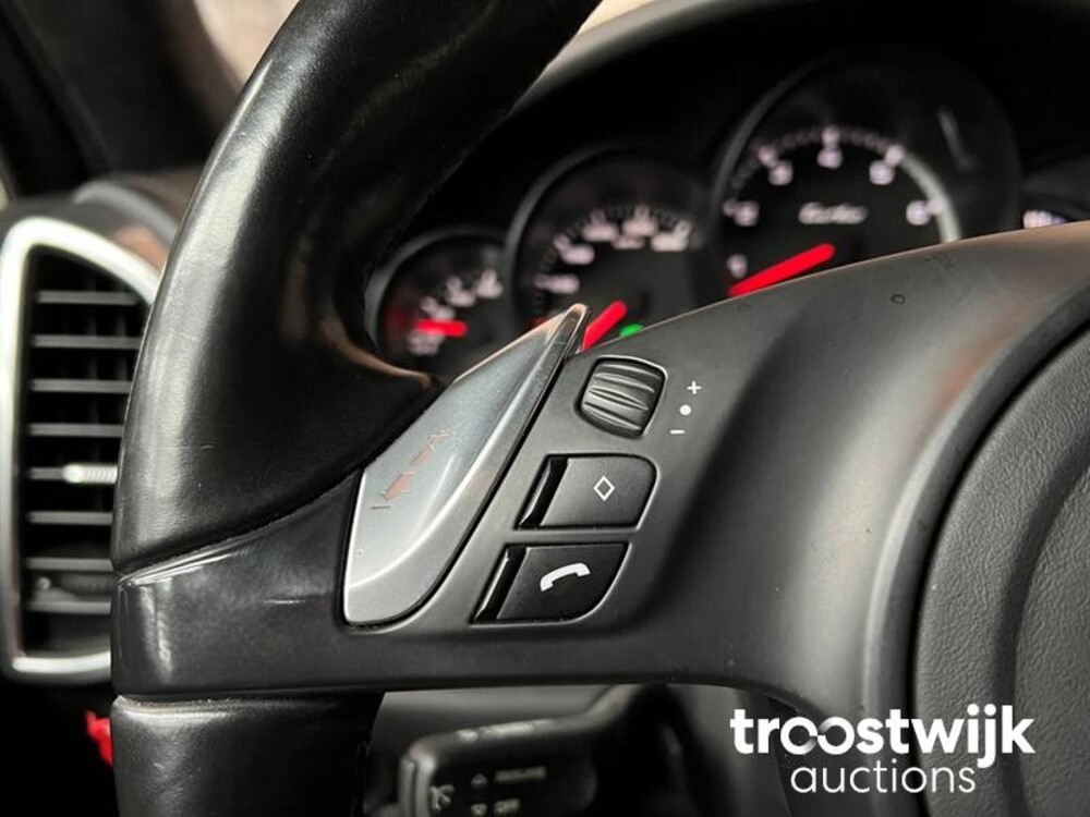 Porsche Cayenne Turbo 4.8 V8 500PS 2010