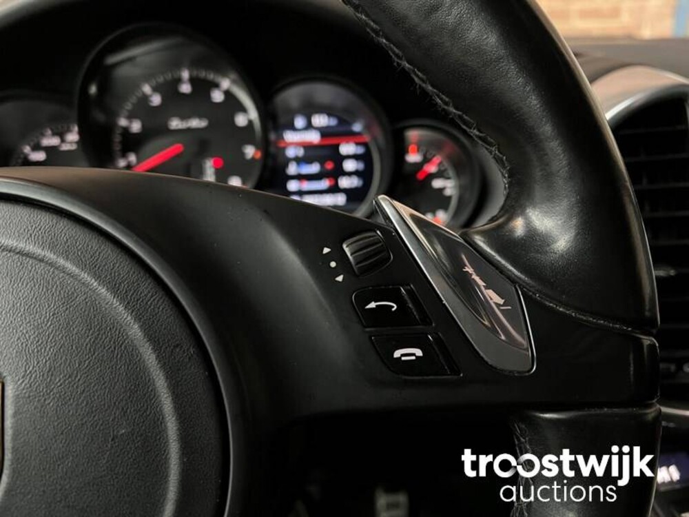 Porsche Cayenne Turbo 4.8 V8 500PS 2010