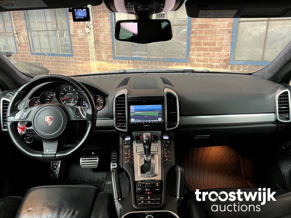 Porsche Cayenne Turbo 4.8 V8 500PS 2010