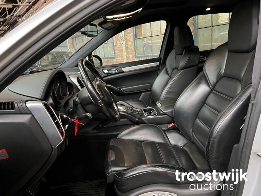 Porsche Cayenne Turbo 4.8 V8 500PS 2010