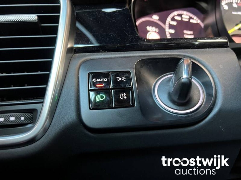 Porsche Cayenne E-Hybrid 3.0 V6 SportChrono 462hp 2018 -Orig. NL-, TH-899-N